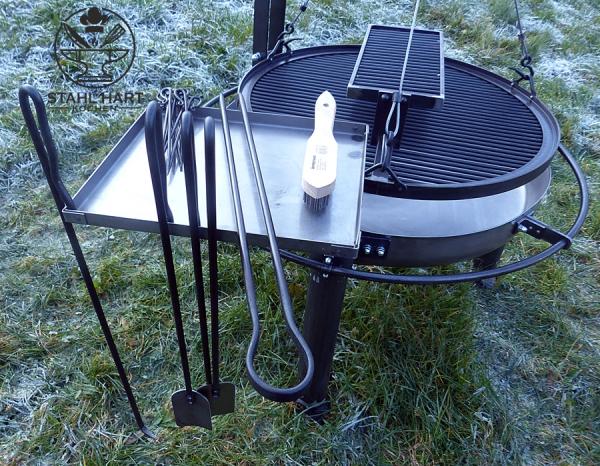 Schwenkgrill mit Feuerschüssel